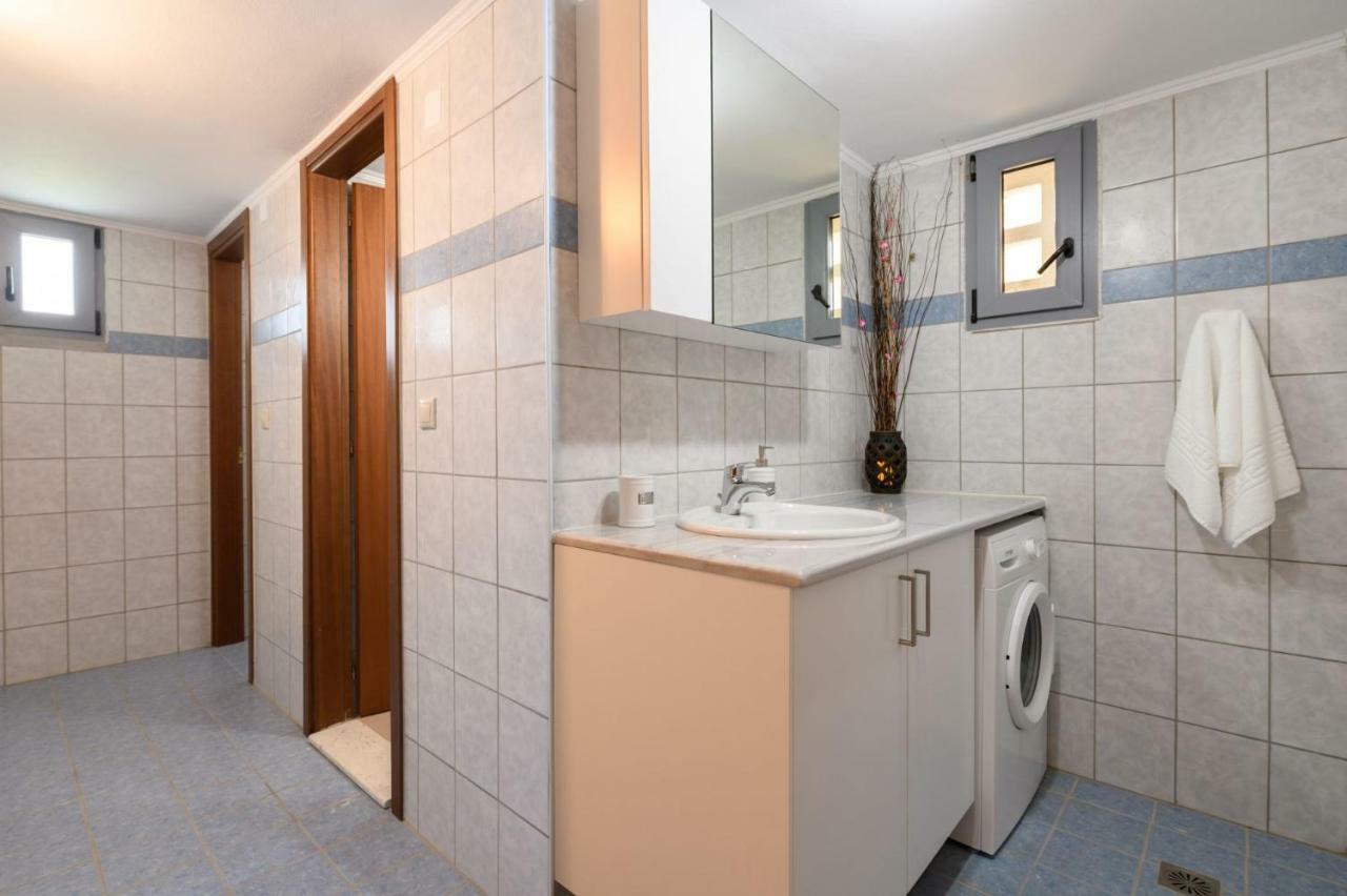 Coral Sea Apartment Kokkinos Pyrgos Eksteriør billede