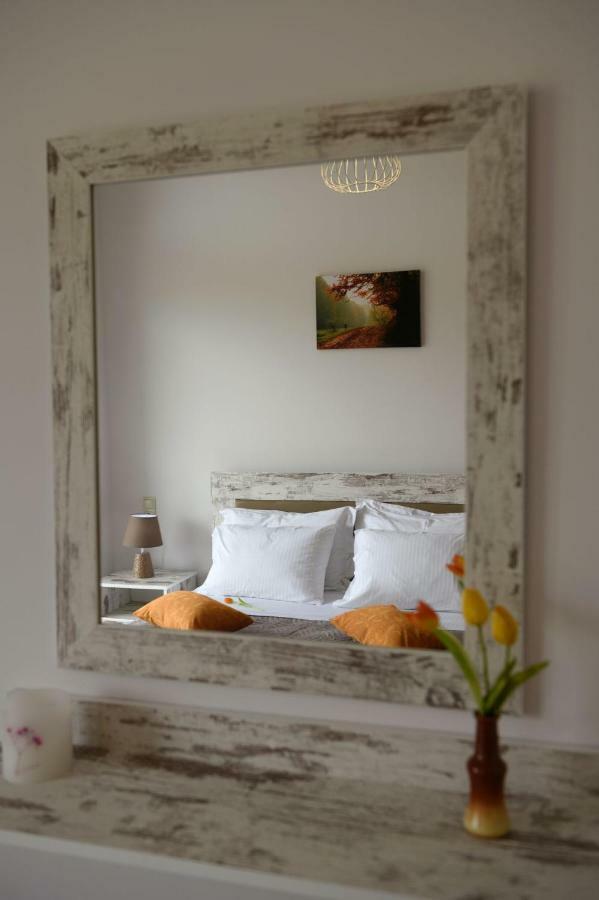 Coral Sea Apartment Kokkinos Pyrgos Eksteriør billede
