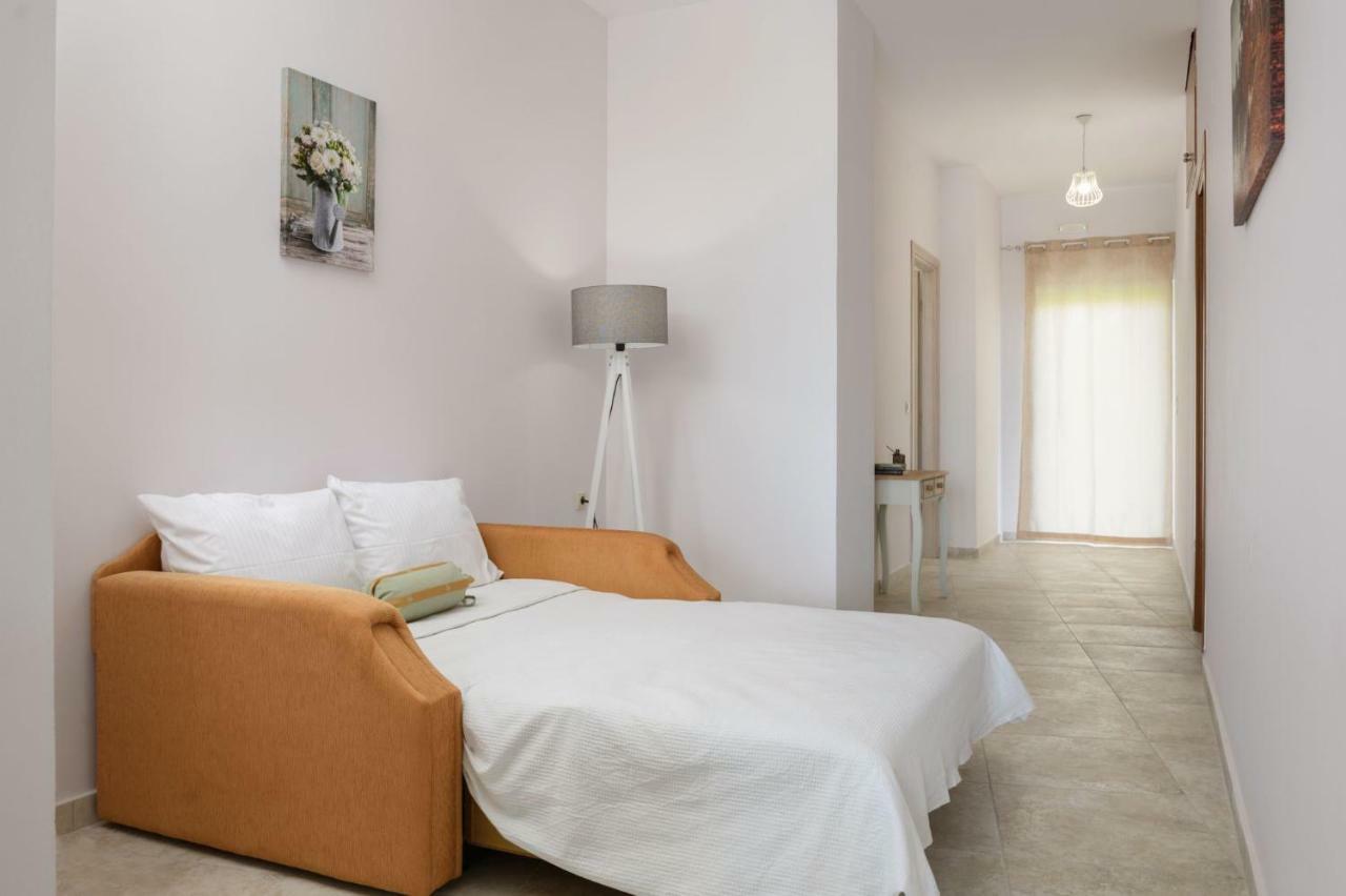 Coral Sea Apartment Kokkinos Pyrgos Eksteriør billede
