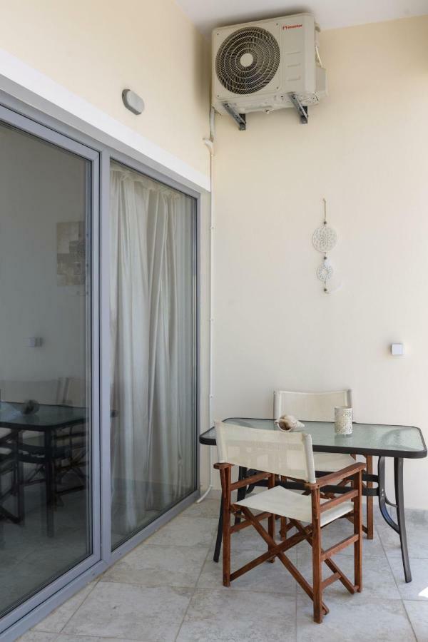 Coral Sea Apartment Kokkinos Pyrgos Eksteriør billede