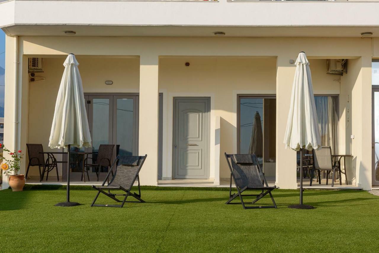 Coral Sea Apartment Kokkinos Pyrgos Eksteriør billede